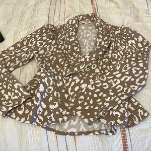 5 for $5 EUC light weight leopard blazer size medium